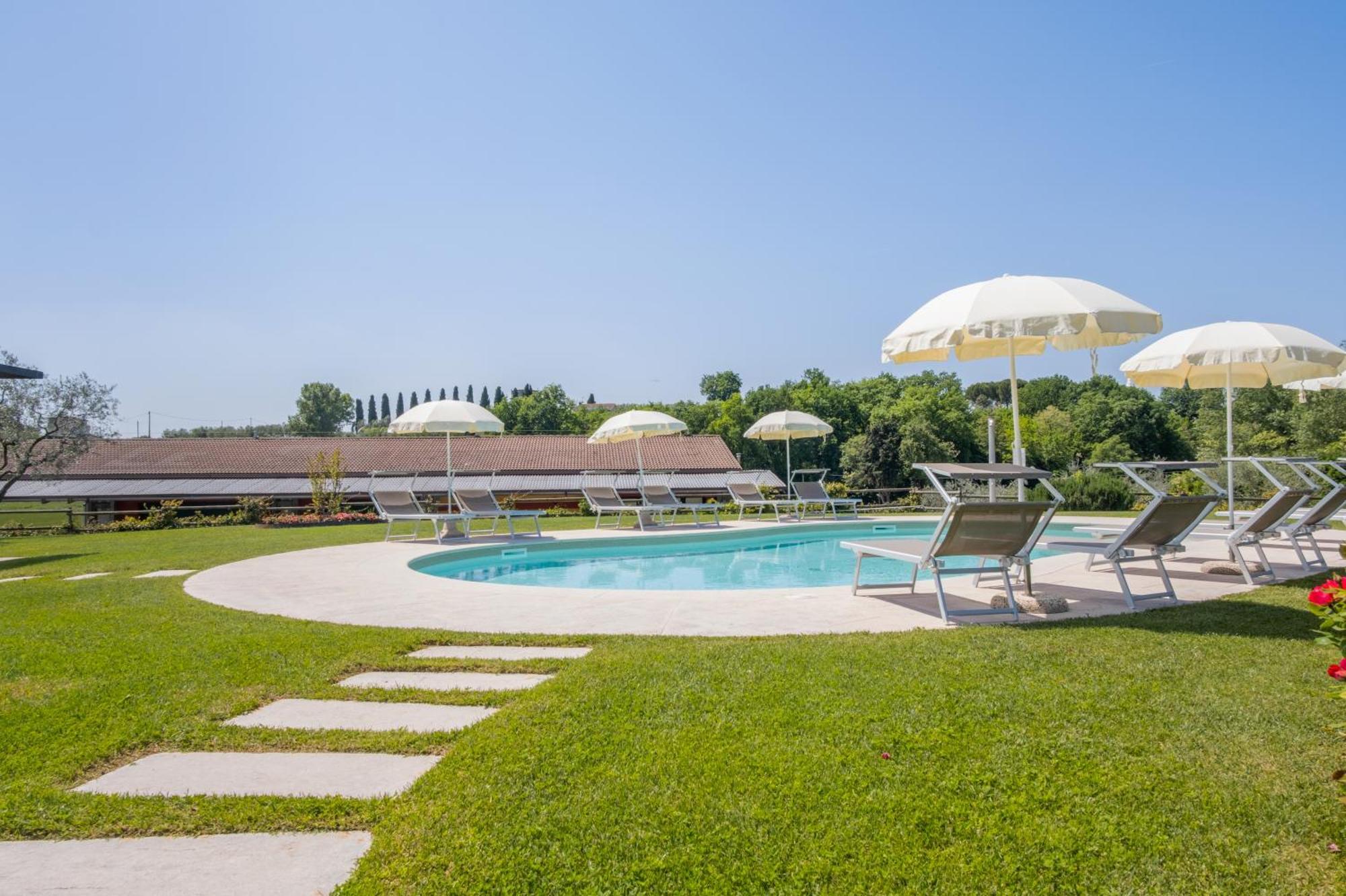 Agriturismo Le Ginestre Лацизе Экстерьер фото
