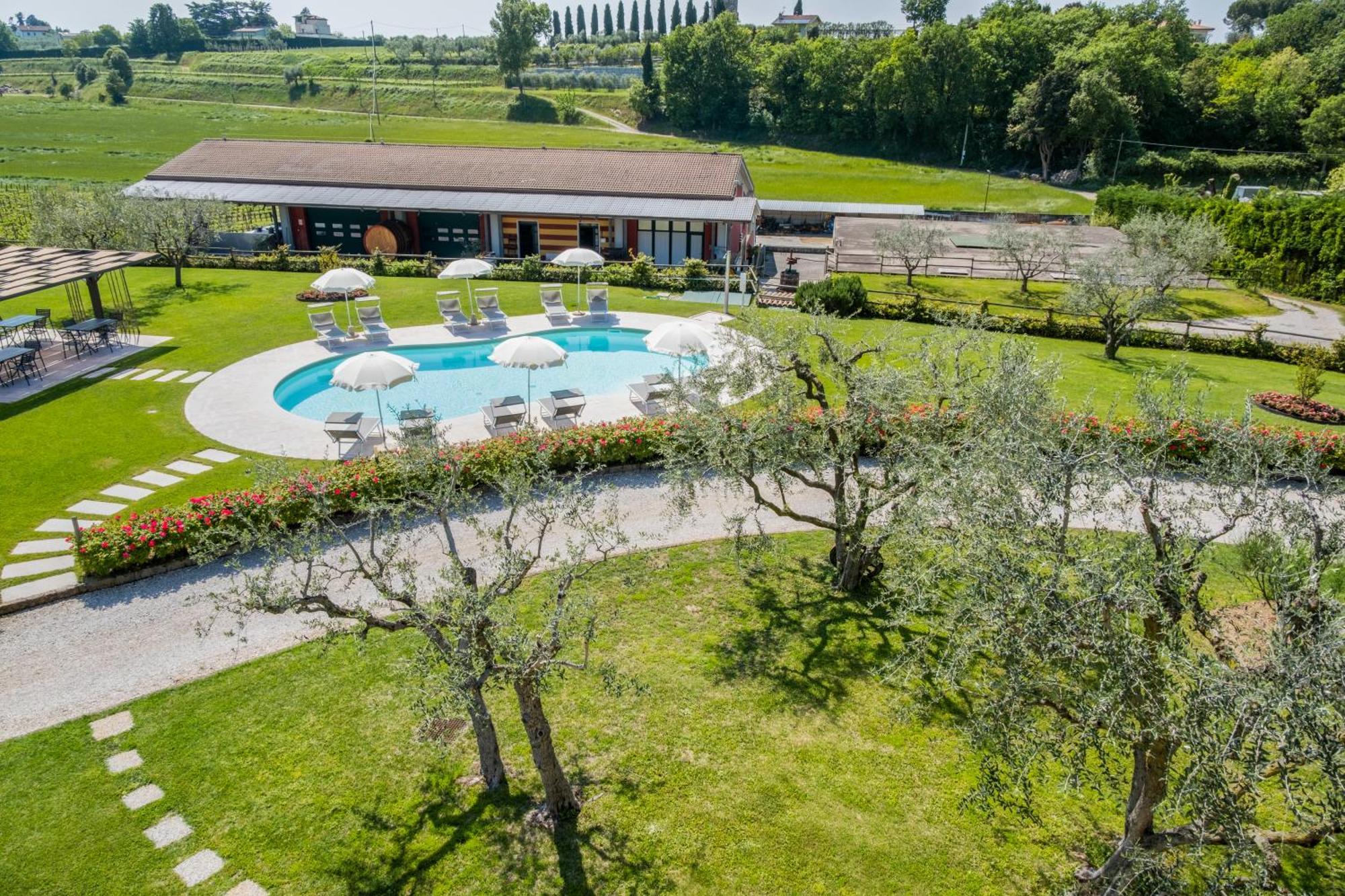 Agriturismo Le Ginestre Лацизе Экстерьер фото